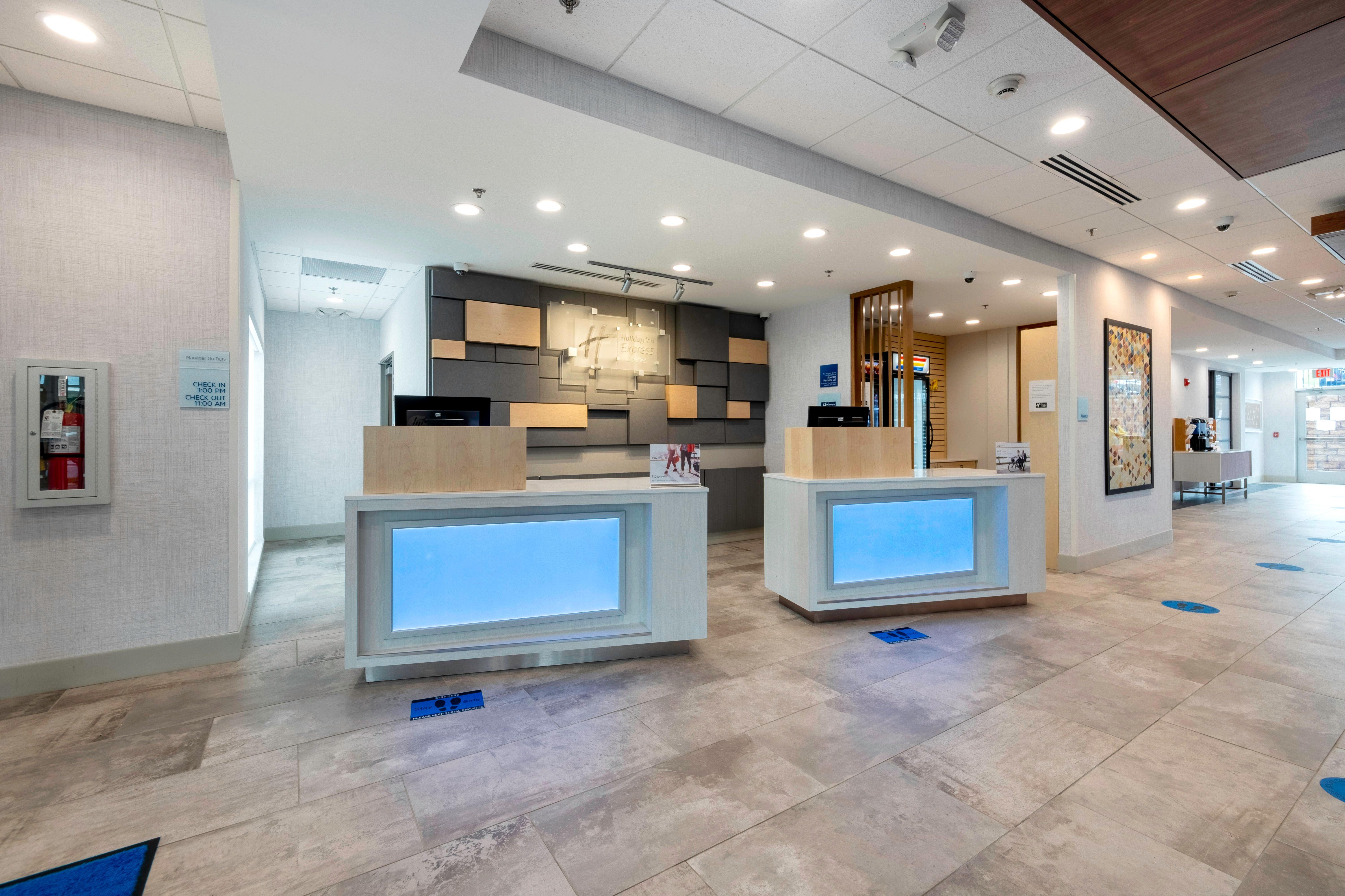 Holiday Inn Express & Suites - Staunton By Ihg Exterior photo